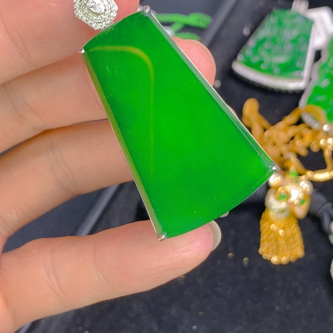 翡翠吊坠(不含链)未镶嵌