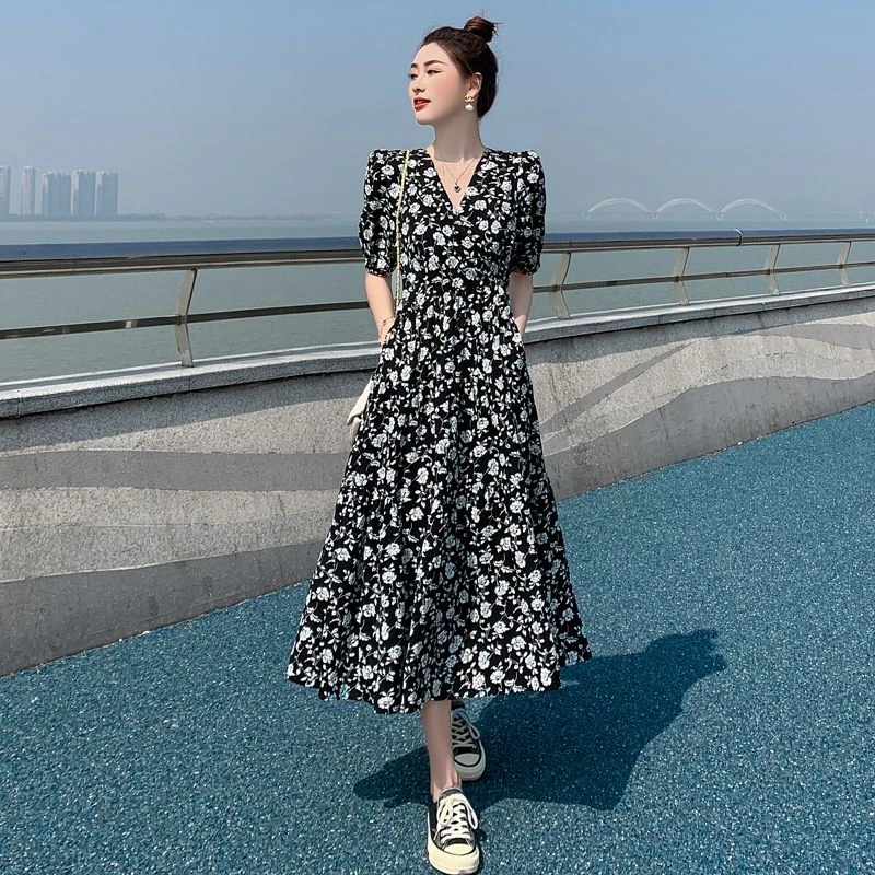 A1015大码女装连衣裙2024夏季新款V领收腰显瘦减龄长裙气质高级感