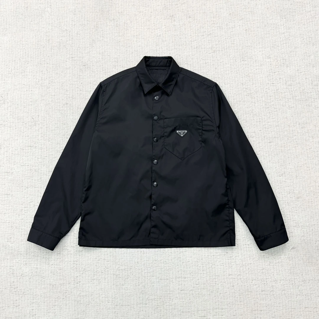 99新 Prada/普拉达 净版三角钢标logo外套xxl码编码xb3072