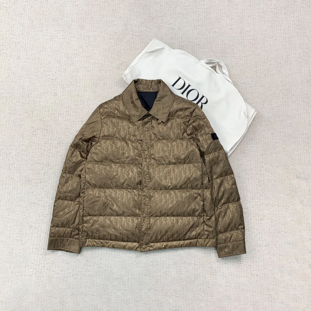 全新未使用  DIOR 迪奥 满印logo百搭羽绒服44码编码xb2215
