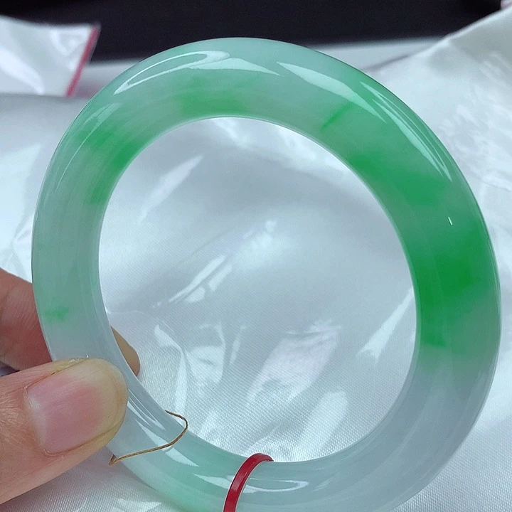翡翠手镯未镶嵌56圈352