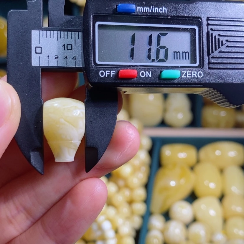 【闪购商品】琥珀裸石未镶嵌