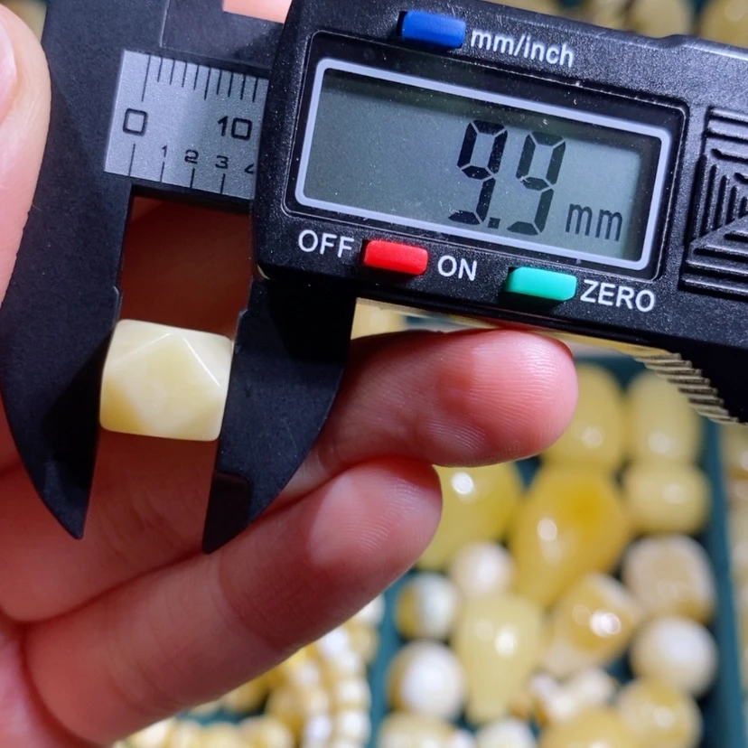 【闪购商品】琥珀裸石未镶嵌