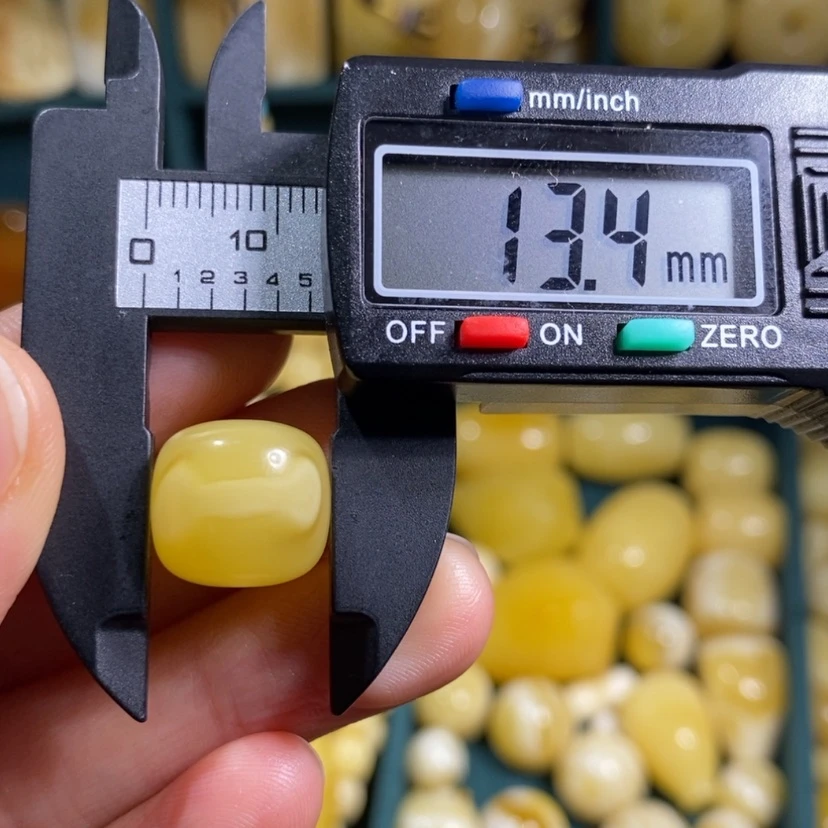 【闪购商品】琥珀裸石未镶嵌