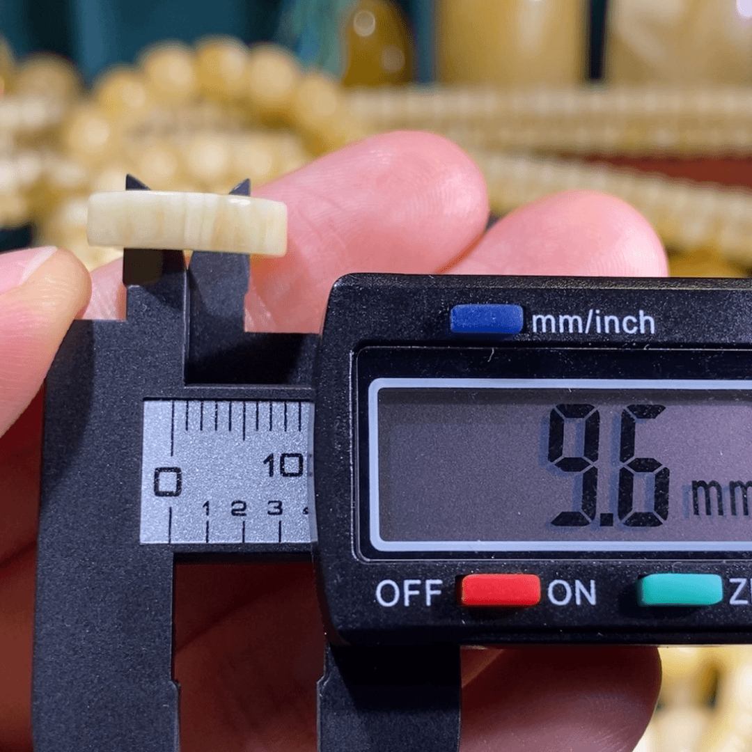 琥珀裸石未镶嵌配饰