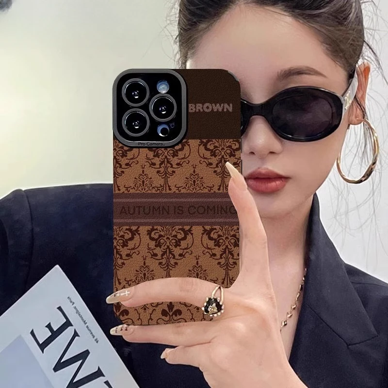 棕色小羊皮花纹适用苹果16promax手机壳复古iphone15pro防摔14por