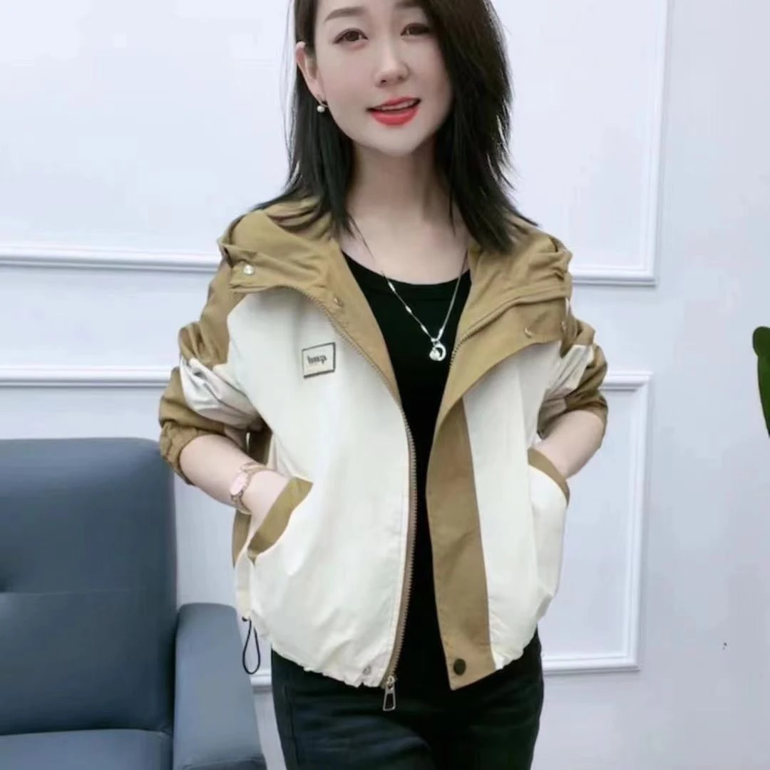 2025春秋新款撞色拼接冲锋衣外套女短款小个子连帽女装上衣外套