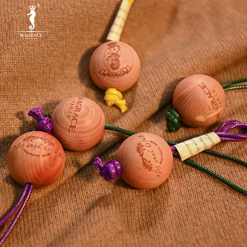 法国MAGRACE天然雪松球羊绒羊毛防虫可悬挂衣橱清香饰品挂件