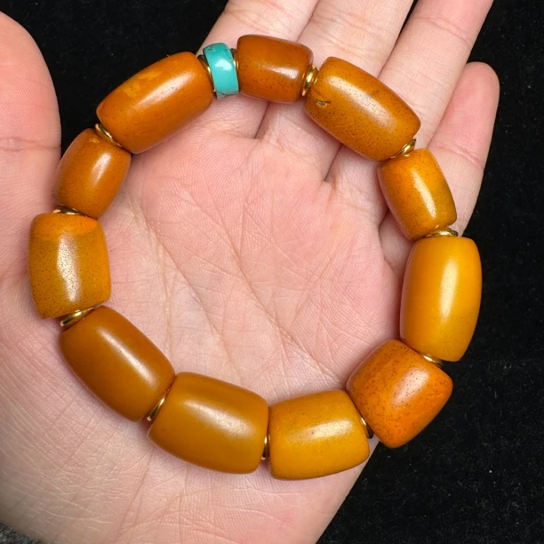 精品鸡油黄蜜蜡手串