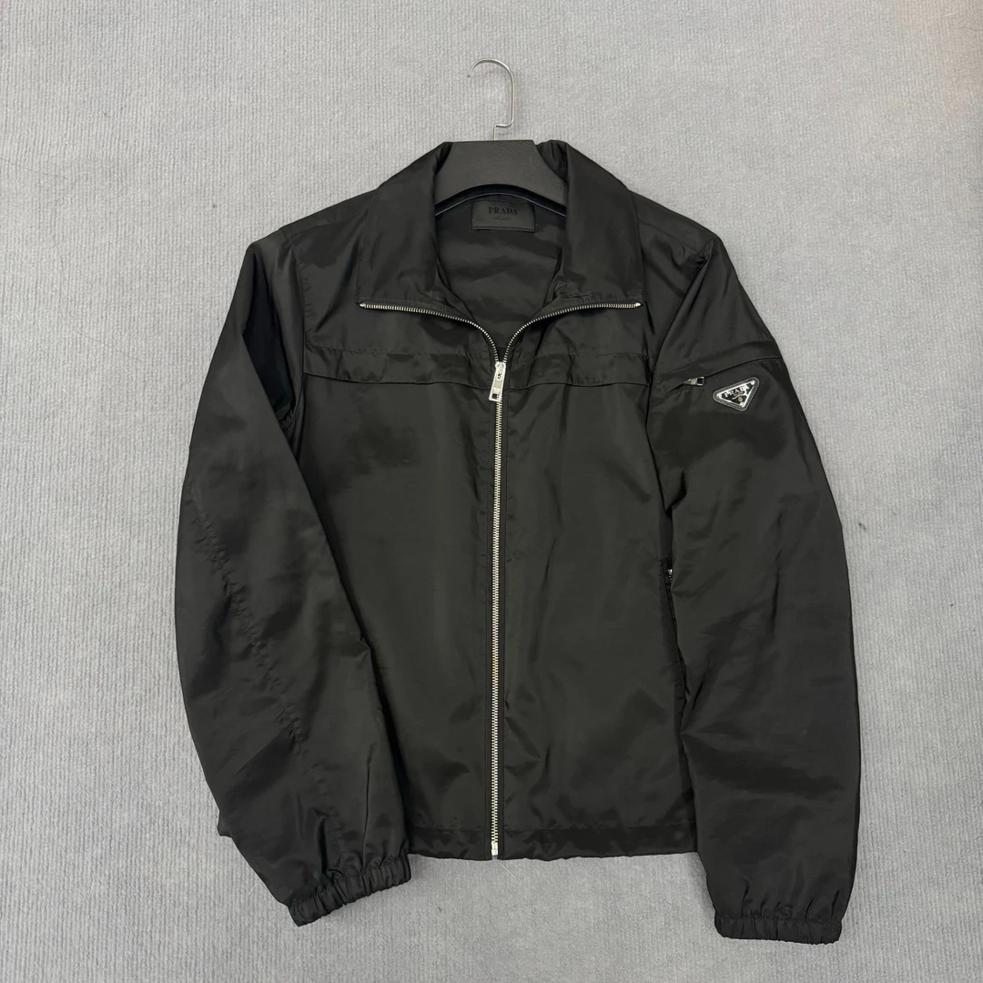 准新/prada/黑色外套/48码