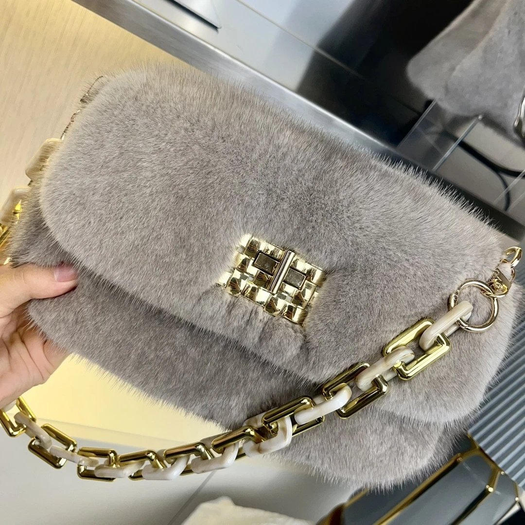 【小香】水貂毛毛整皮真皮草包高端时尚简约同款单肩包2024新轻奢