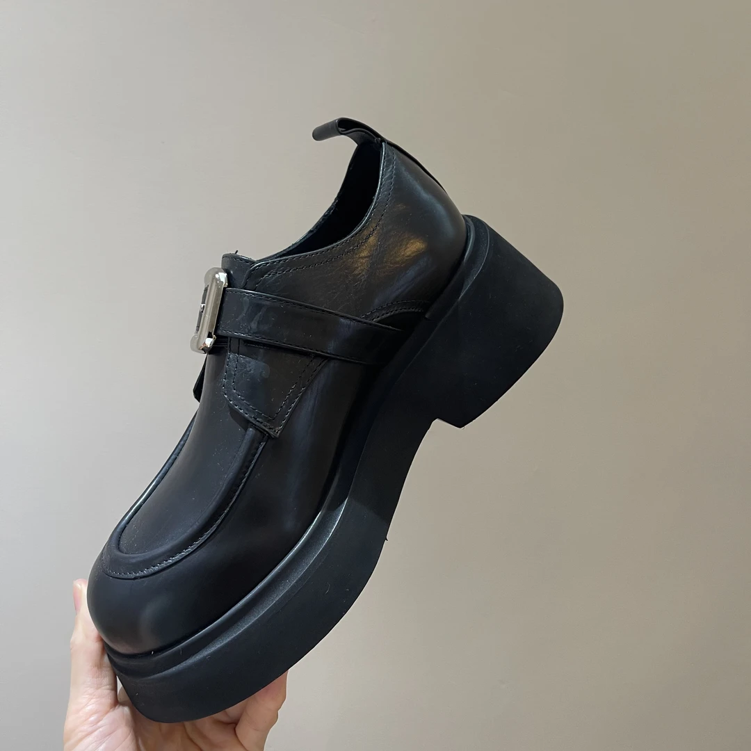 欧货2024秋冬新品超级轻厚底乐福鞋