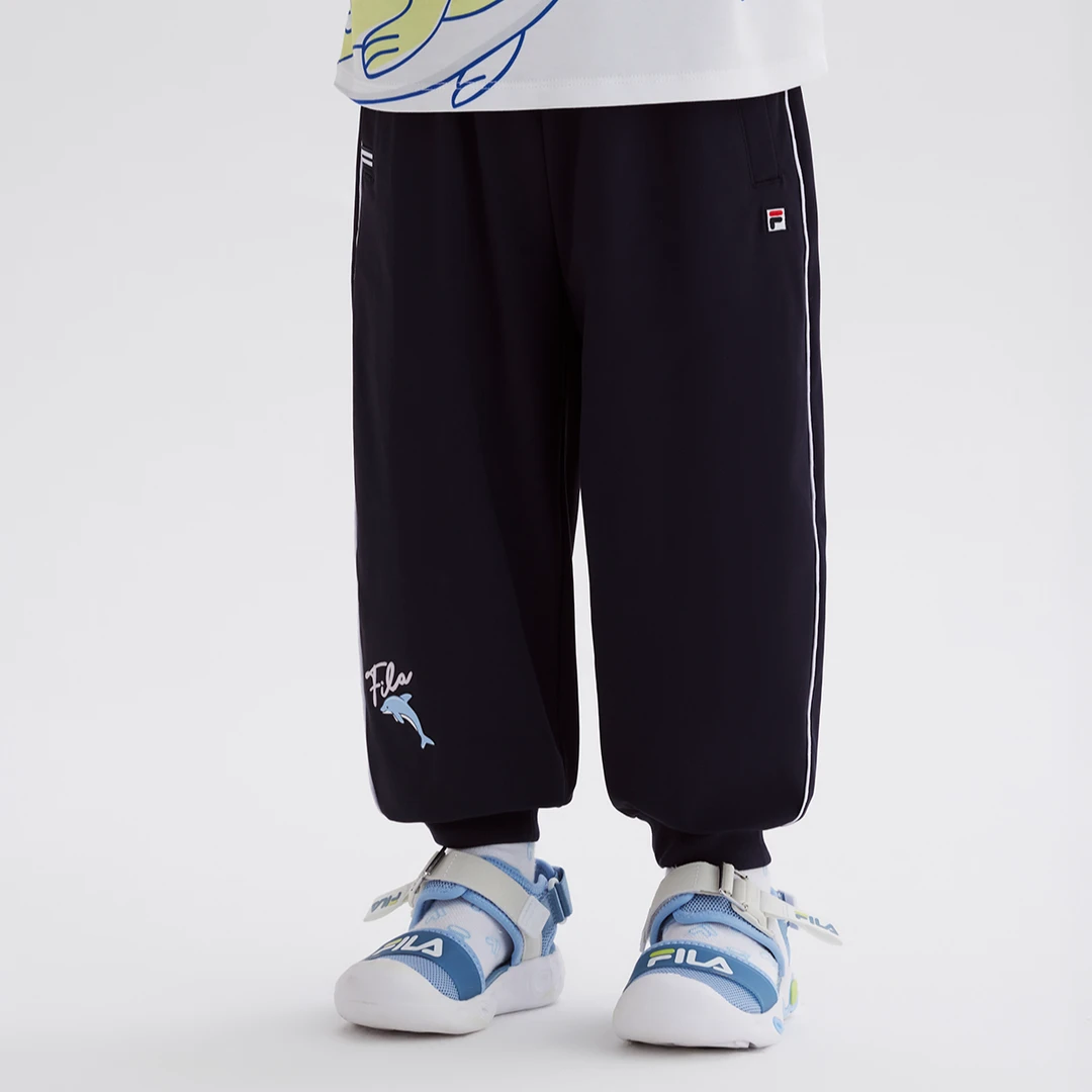 FILA斐乐儿童高能感凉感科技针织快干凉爽夏季儿童裤K11B422608