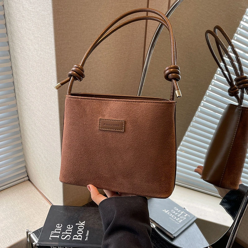 时尚女包2024新款潮流休闲简约小众设计日常通勤百搭单肩斜挎包