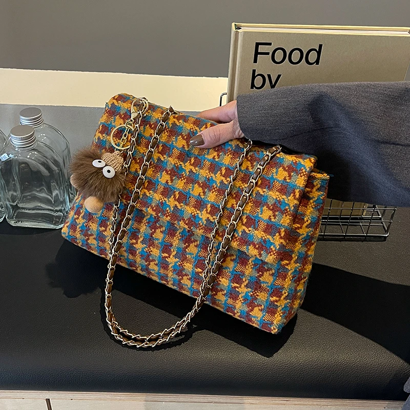 时尚撞色2024新款格子可爱挂件百搭精致链条日常通勤单肩斜挎包