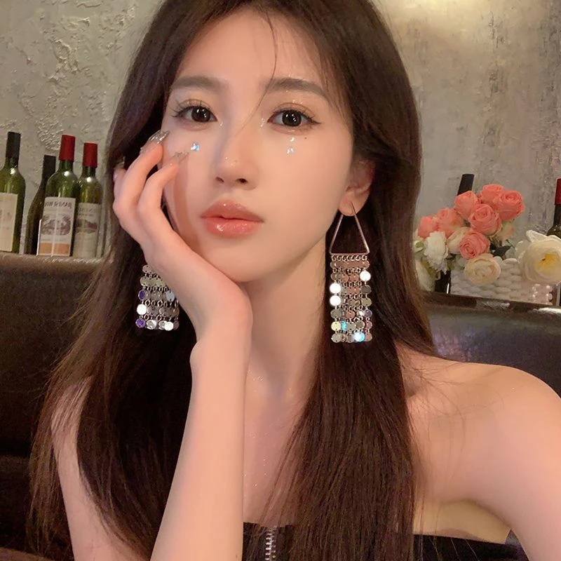 合金珐琅耳饰 超显脸小流苏耳环金属亮片小众设计风高级感穿搭配