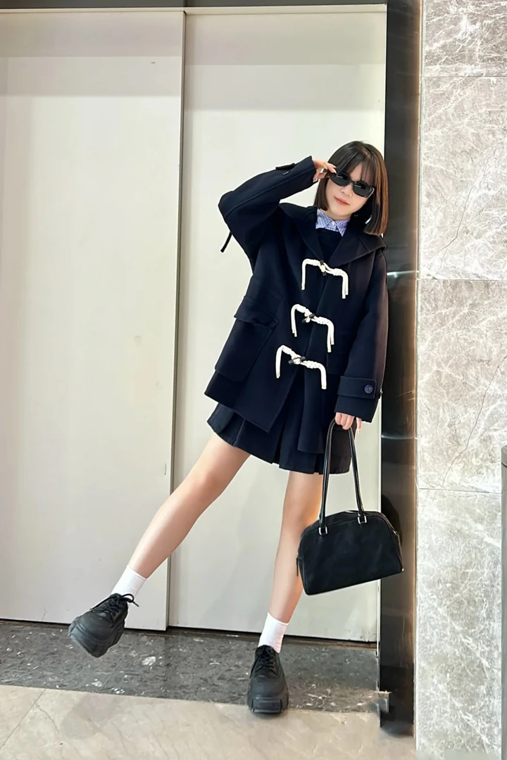 XI Haokan24秋冬双面呢口红扣装饰学院风连帽大衣