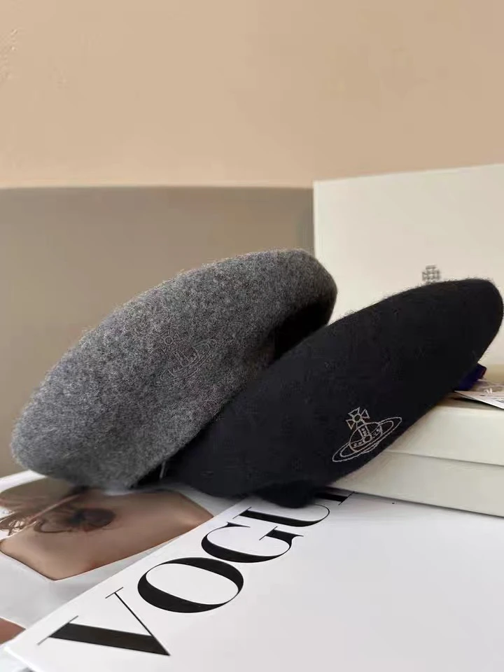 XI Haokan24秋冬小土星刺绣贝雷帽T恤～两色