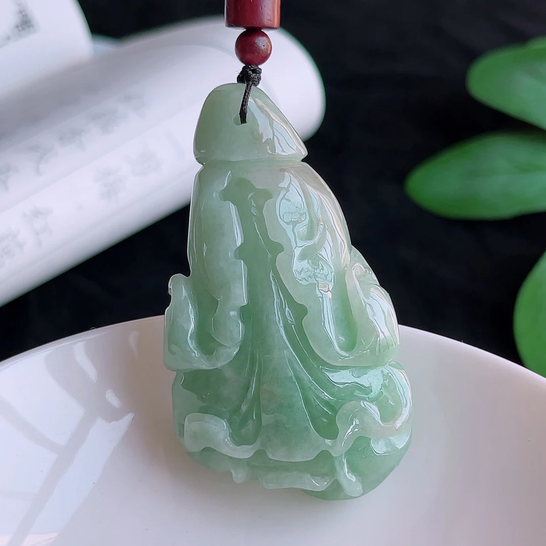 缅甸天然翡翠a货精美雕刻百财绿色翡翠白菜吊坠