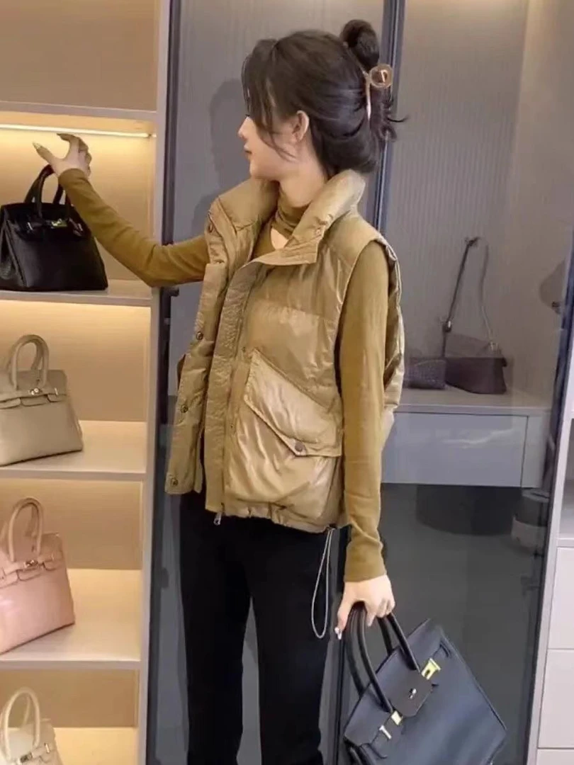 欧货短款羽绒马甲女外穿2024秋冬时尚小个子白鸭绒坎肩背心马夹潮