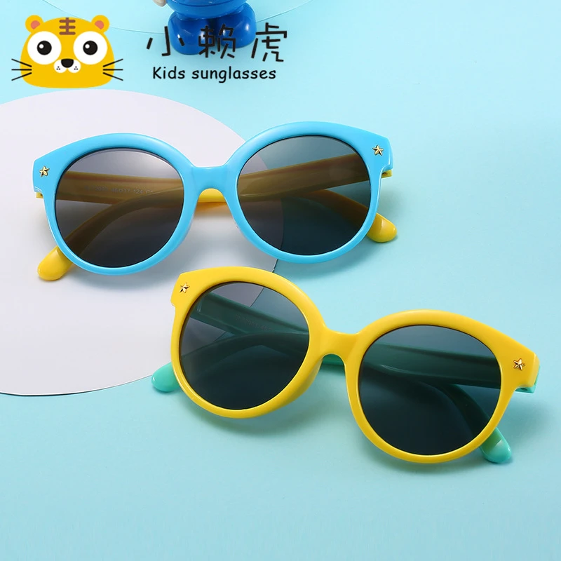 新款儿童太阳镜简单时尚款偏光墨镜小孩眼镜