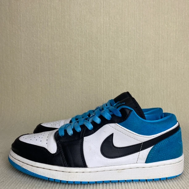 42.5码/AJ1low 激光蓝 休闲鞋 无原盒 公价1299