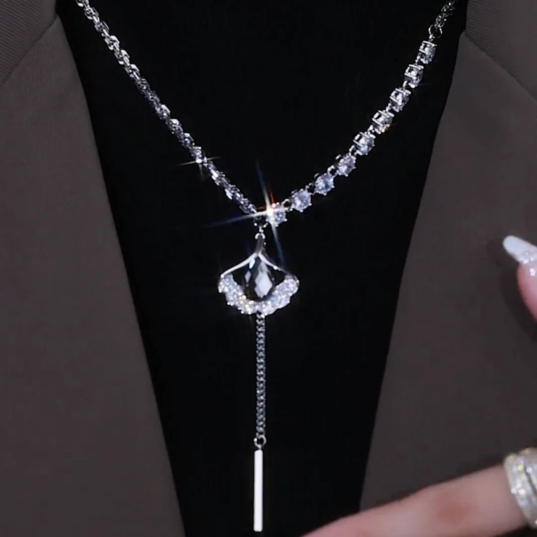 铜合金锆石项链 链子长款轻奢饰品银杏叶气质百搭满钻精致毛衣链