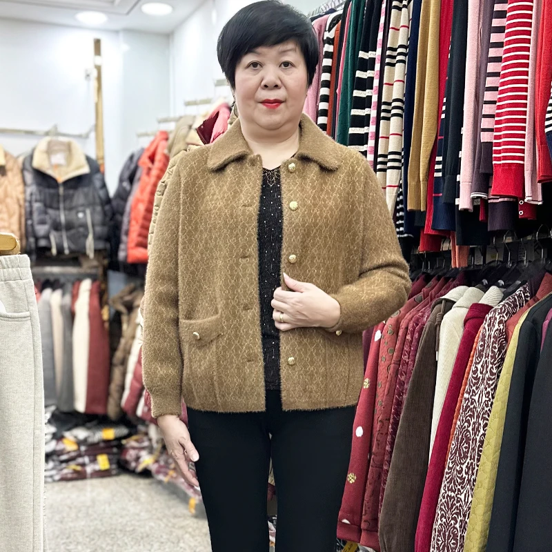 冬季翻领保暖妈妈装水晶绒毛衣外套纽扣中老年女装奶奶上衣服加厚