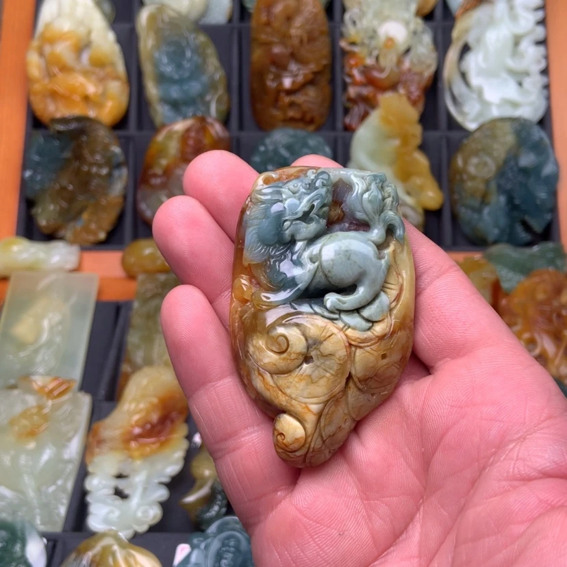 【闪购商品】岫玉颈饰未镶嵌村**狗