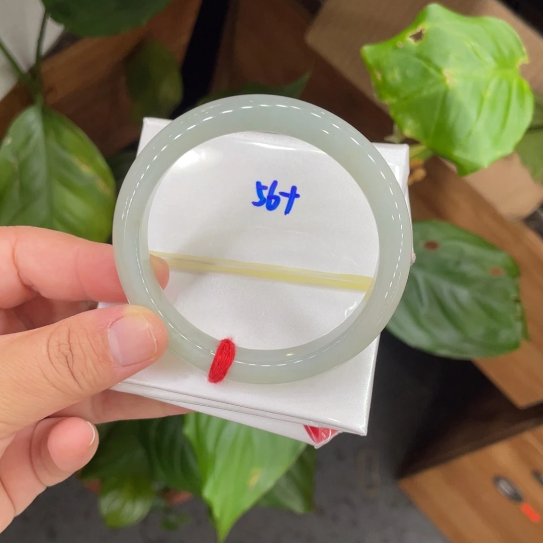 翡翠手镯未镶嵌翡翠