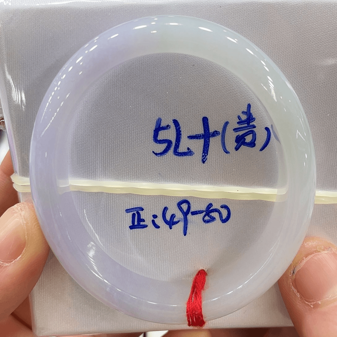 翡翠手镯未镶嵌翡翠手镯
