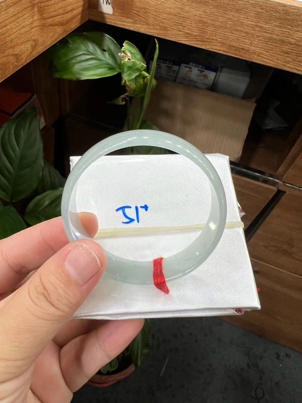 翡翠手镯女款时尚