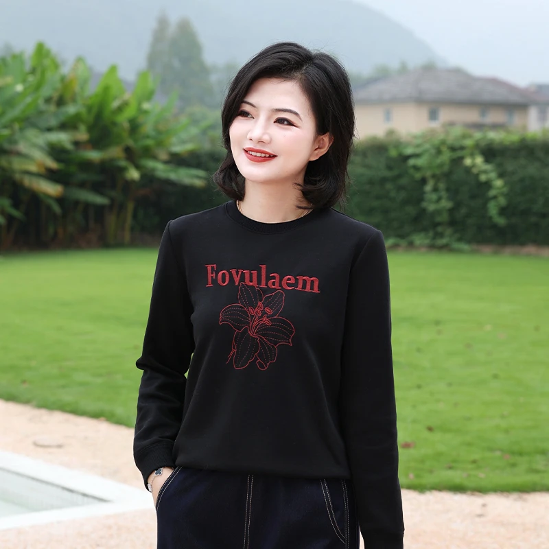 枫竺阿楠anan 简约休闲风黑色圆领绣花长袖卫衣打底女秋款