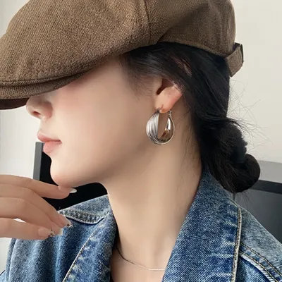 【黑糖饰品】时尚复古银色扭曲简约个性耳环E1081