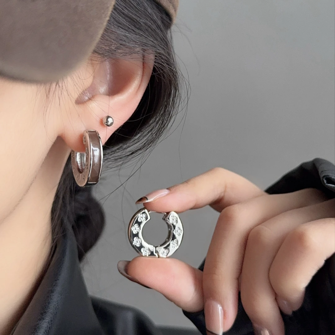 2025春季新品 痞帅轻奢高级感时尚男女同款耳环简约耳饰E1357