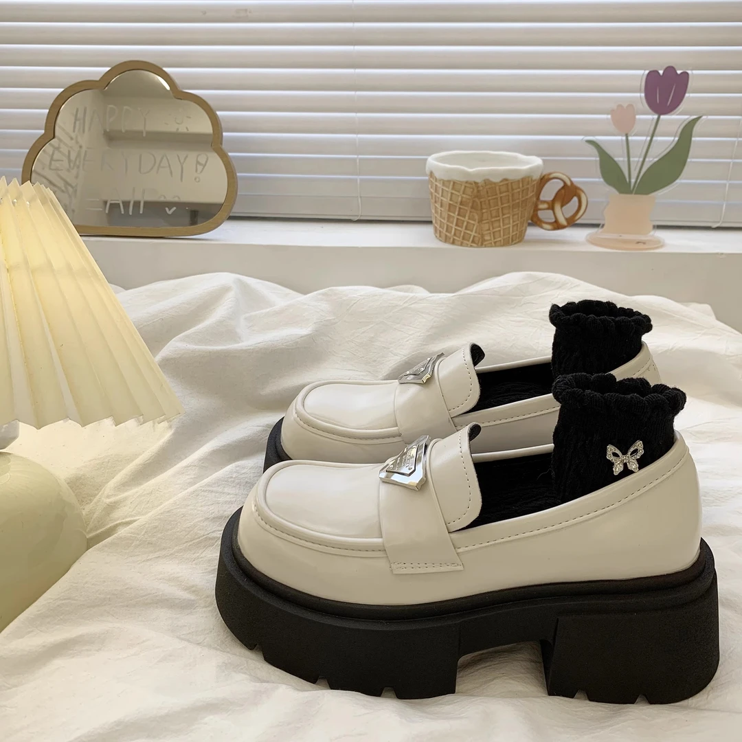 白色感小夏季女2024春季新款单鞋复古英伦风厚底粗跟乐福配裙