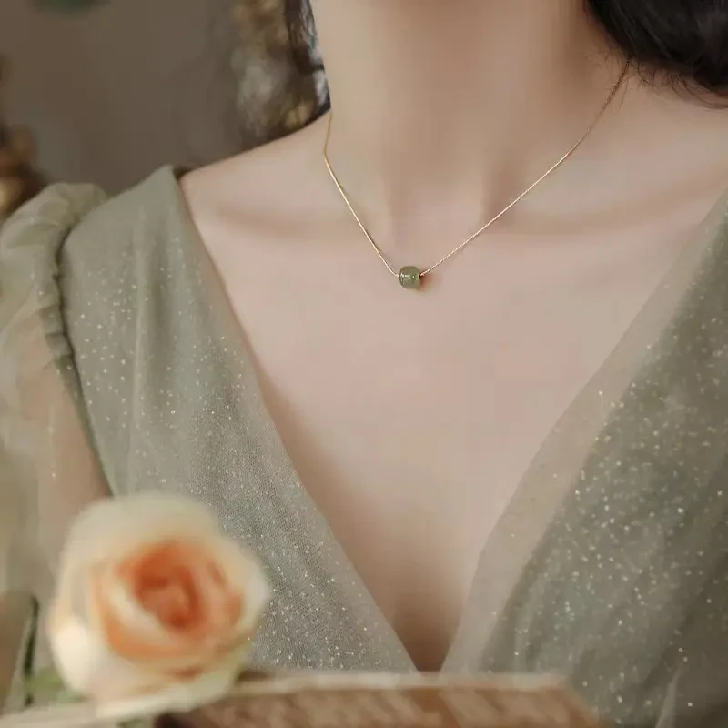 天然和田青白玉坠搭配可调节银链子精致小巧气质百搭玉坠项链