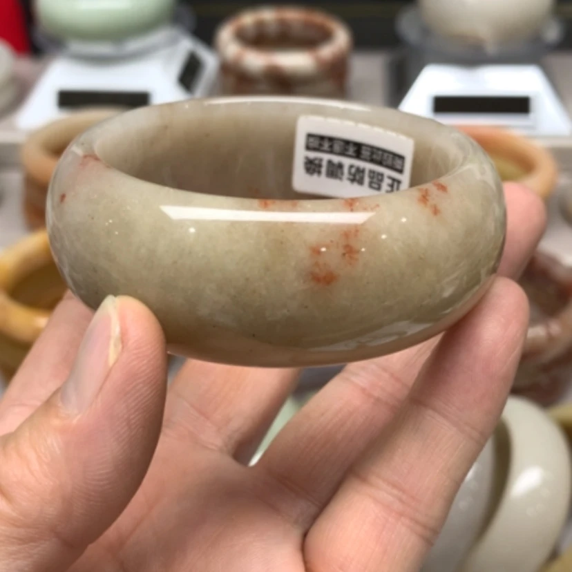 【闪购商品】石英质玉手镯未镶嵌柏*