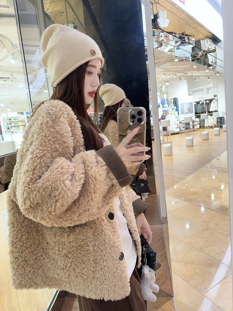 加厚升级版白鹿同款皮毛一体外套女2025冬季新款毛毛上衣冬天外套