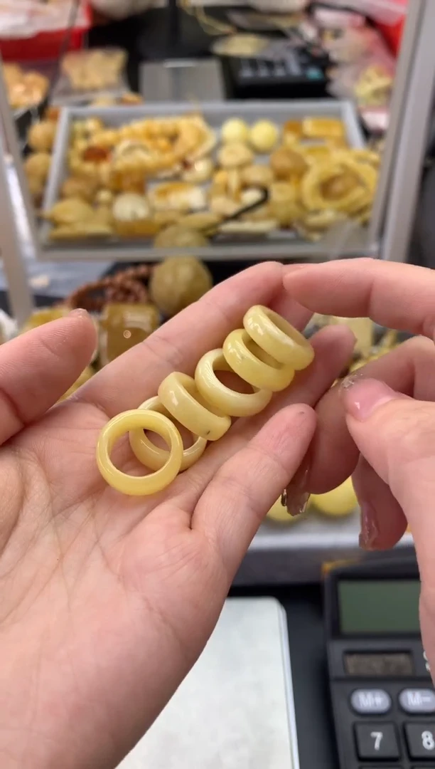 【闪购商品】琥珀裸石未镶嵌314（多样性发其一