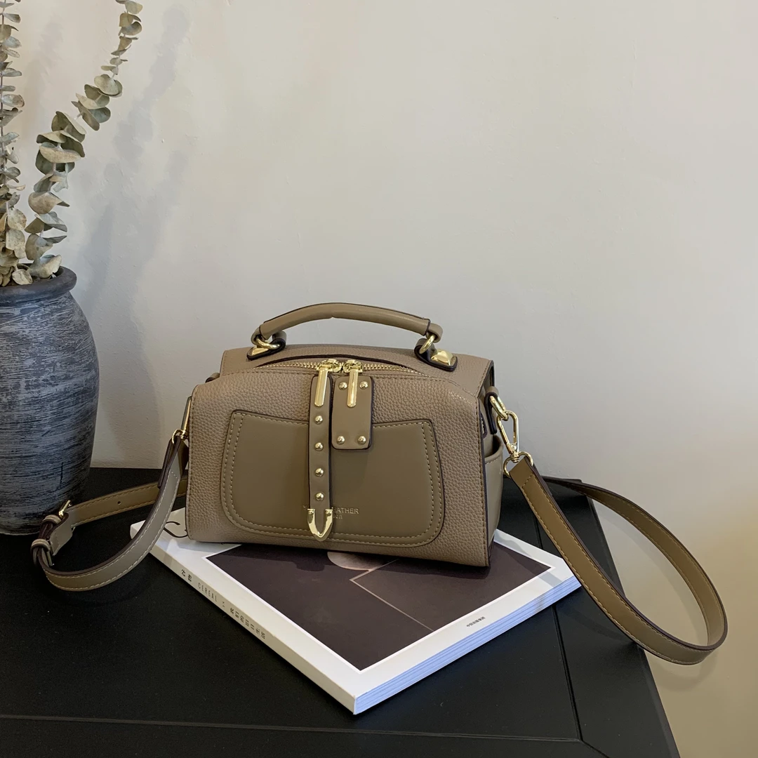 轻奢小众枕头包2025新款斜挎包女士时尚真皮单肩手提波士顿包休闲