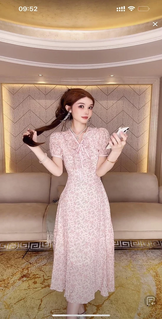 荷叶边V领碎花连衣裙女装夏季2023新款温柔风收腰显瘦中长款裙子