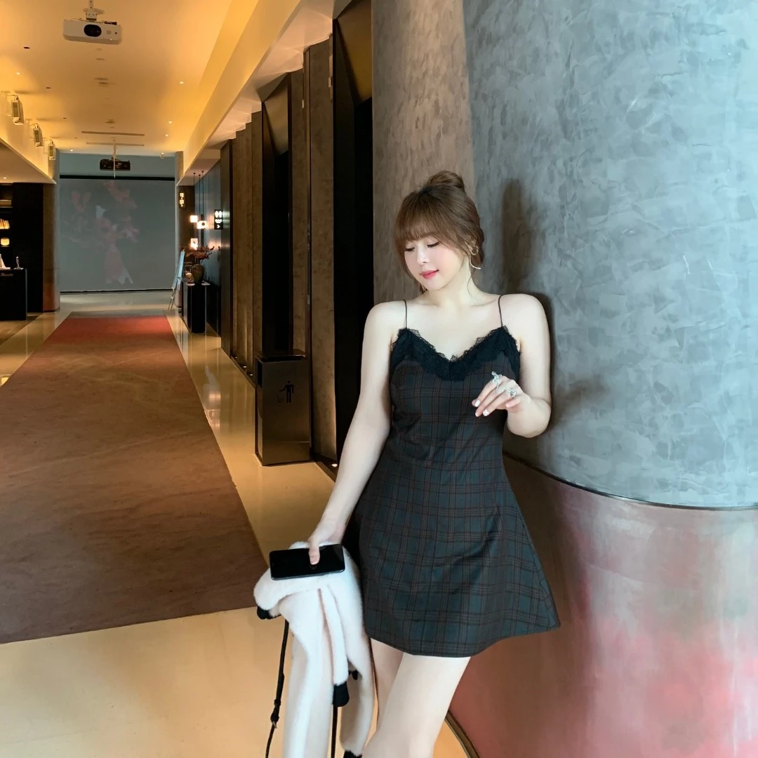 【胖小仙】 小绿茶 蕾丝边吊带裙