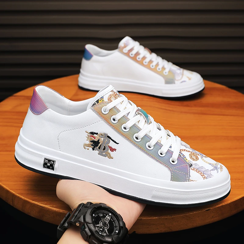 男鞋新款运动风四季板鞋个性时尚印花休闲鞋男士真皮百搭小白潮鞋