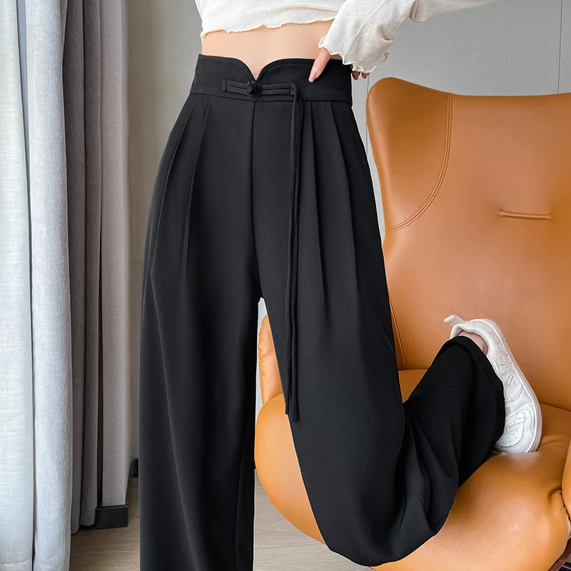 新中式盘扣设计感卡其色西装阔腿裤春新款高腰垂感显瘦休闲直筒裤