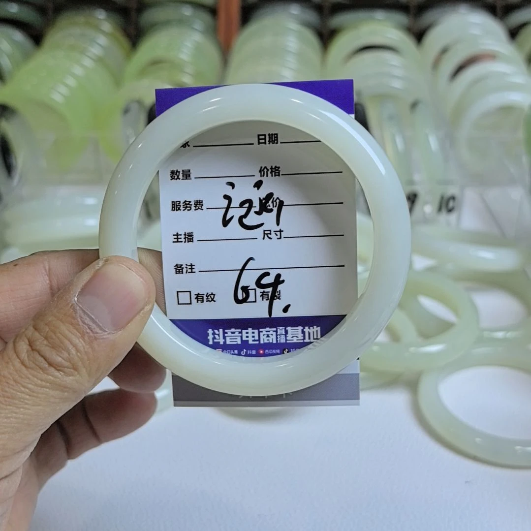 岫玉手镯未镶嵌z**涵岫玉手镯天然岫玉手镯