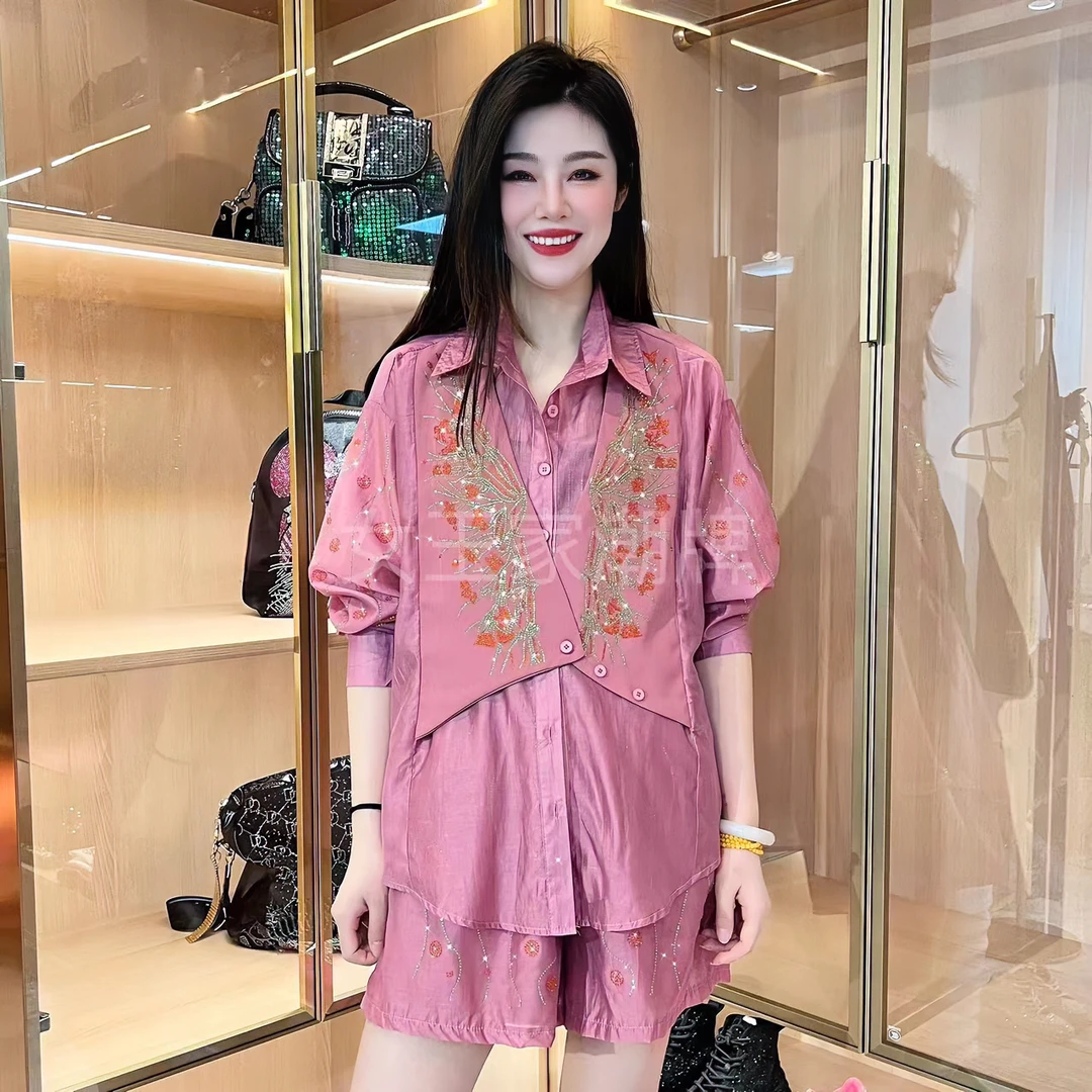 女王家潮牌 粉色蝴蝶花烫钻时尚长袖套装2024夏季新款{上衣+短裤}