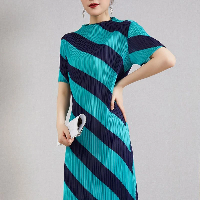 褶皱条纹连衣裙2025新款通勤女装夏季欧美气质高端长款显瘦A字裙