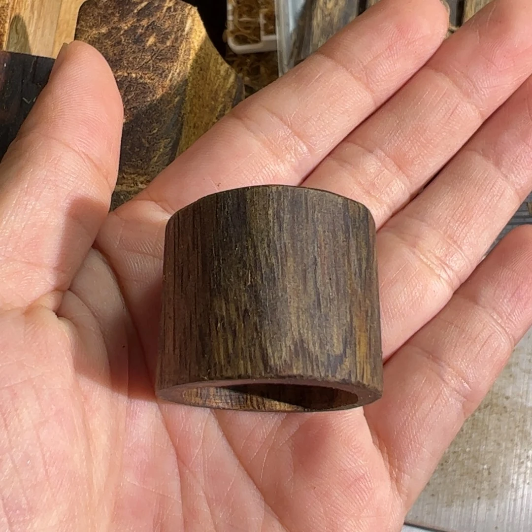 沉香吊坠绿奇楠吊坠3.5克