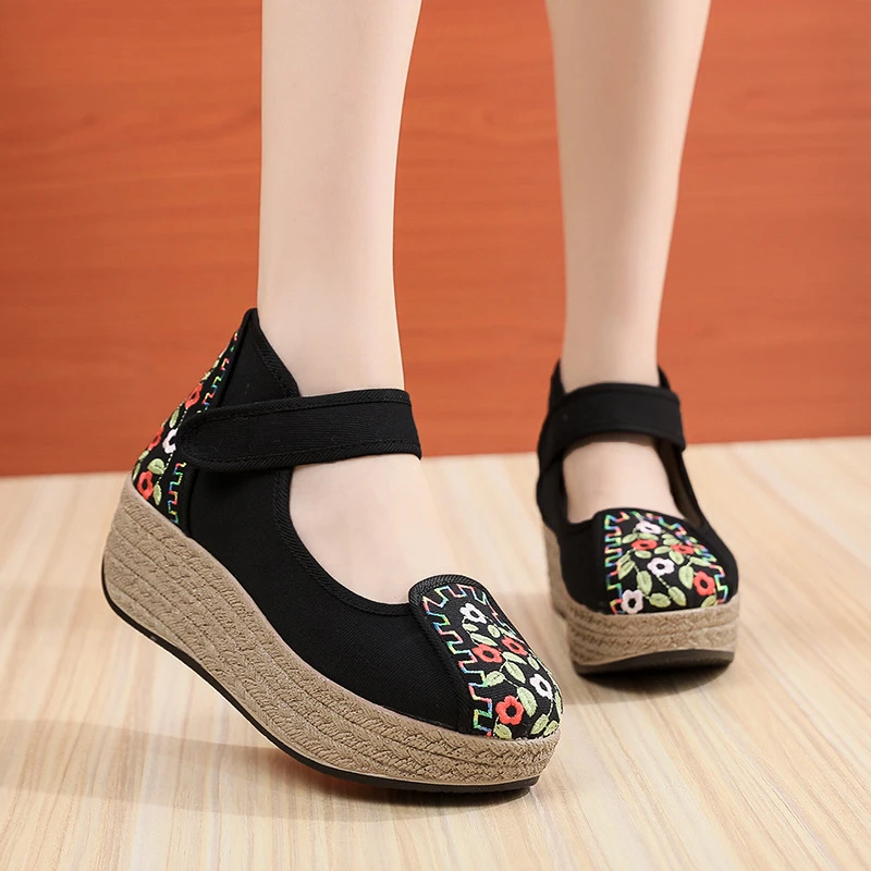 三代鞋底  1618-18新款 厚底女鞋子舞蹈鞋刺绣北京布鞋